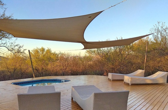 Thulani Game Lodge & Eco Estate
