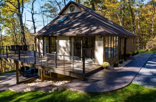 Thunder Hill Retreat - Spacious/Deck/Hot tub