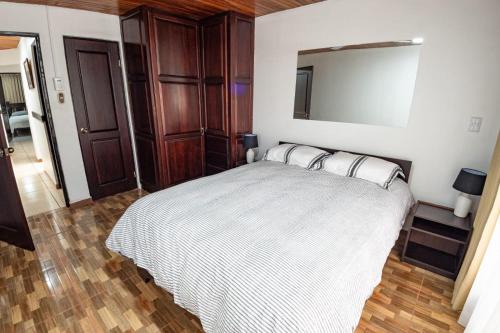 Tico Airport B&B