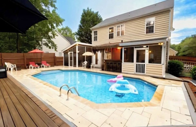 Tiki Hut: Bar, Kitchenette, Grill, Firepit at Pool