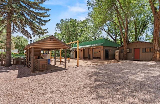 Timber Lodge Cabin 17