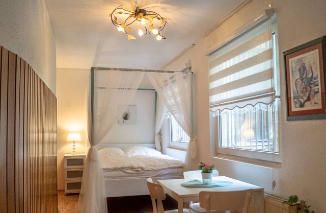 Timeless 2BR Near Downtown