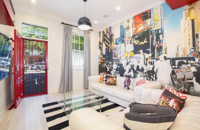 Times Square Terrace - Vibrant Charm in Newy's Heart