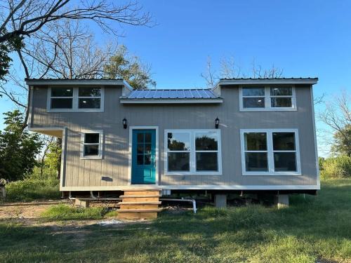Tiny Private Room #4 in Shared 5BR House with Other Guests