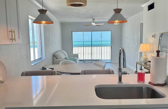 Top-Floor Beachfront Corner Condon Fully Renovated, Sleeps 6, Steps to Sand