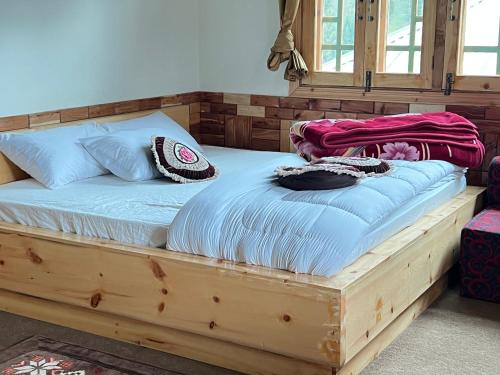Top Hill Resort
