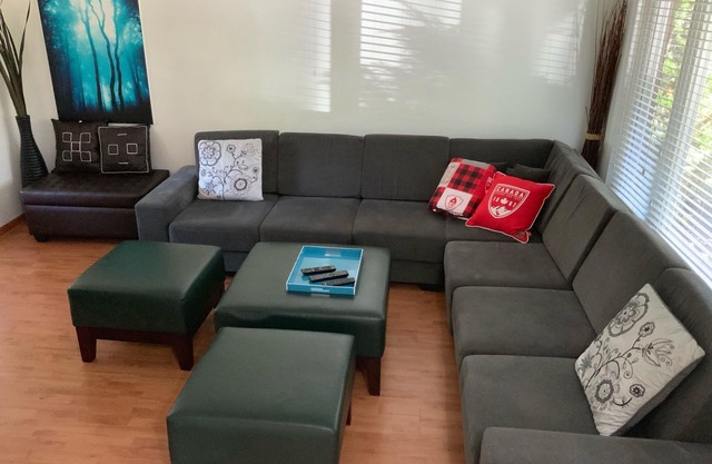 Toronto 4 Bedroom House Spacious Clean Beautiful Private Convenient Location
