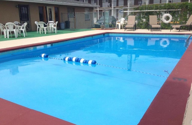 Town House Motel with Pool near Mt. Rushmore