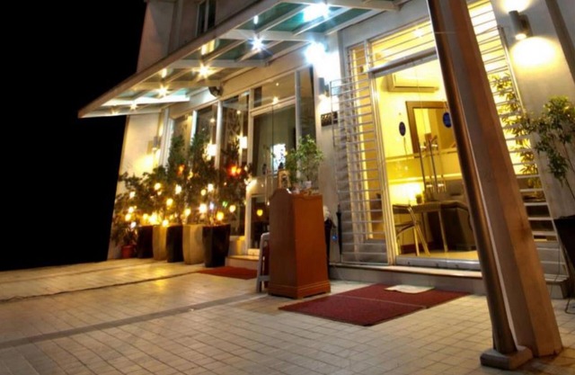 Townhouse OAK Metro Manila Near Osmena Highway PNR Pasay formerly Avitel Hotel