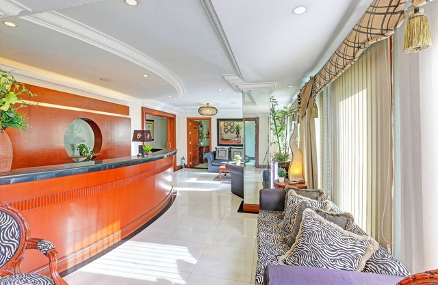 Townhouse Oak VIP Suites, Evangelista Makati Manila
