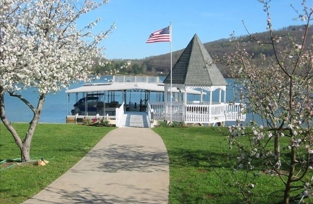 Townhouse on Beautiful Lake Chatuge