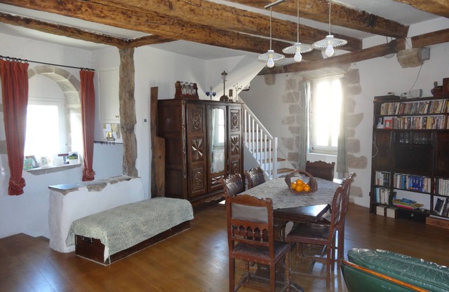 Townhouse St Jacques, on the pilgrimage route, heart of medieval Eymoutiers