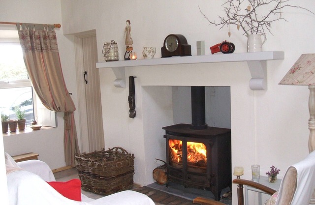 Traditional Failte Ireland 2025 Rustic Stone Cottage With Private River Fishing.