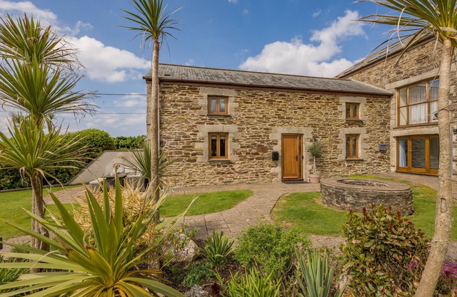Traeth Barn - Three Bedroom House, Sleeps 5