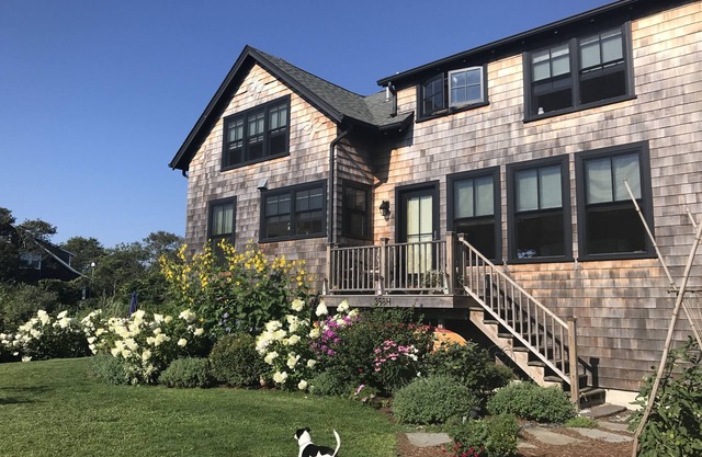 Tranquil 2-bedroom guest suite steps from a private beach. Sleeps four max.