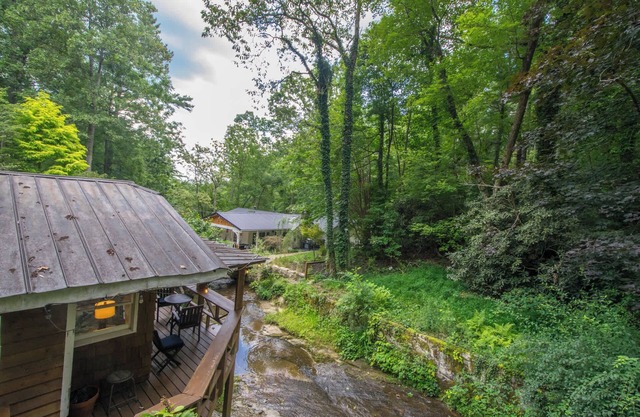 Tranquil 2BR Escape w/Zen Garden | Waterfall View