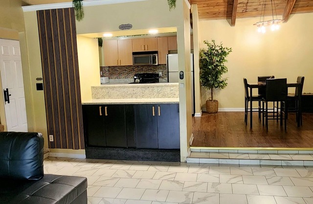 Tranquil Cabin Condo, 15 mins away to Atlanta City where all the attraction is.