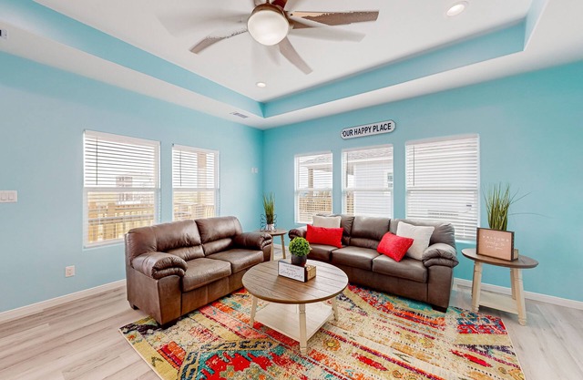 Tranquil Gulfside escape with deck, W/D, & amazing views - near beaches & trails