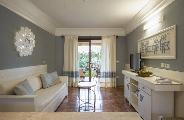 Tranquil Lantana Resort Hotel & Apartments 1 Bedroom room apartment sleeps 5 per
