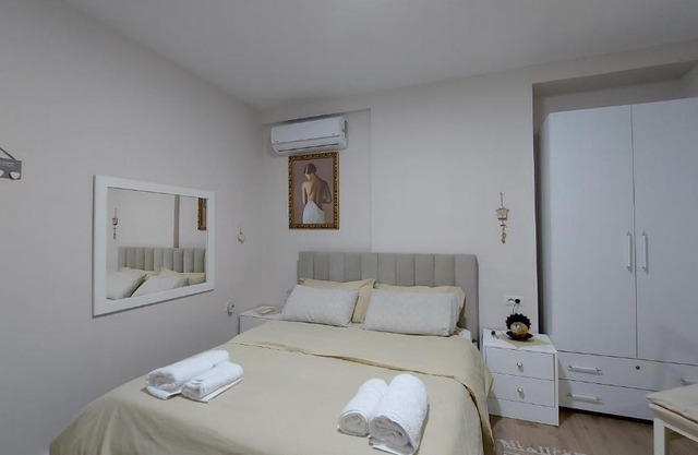 Tranquil Oasis for Two