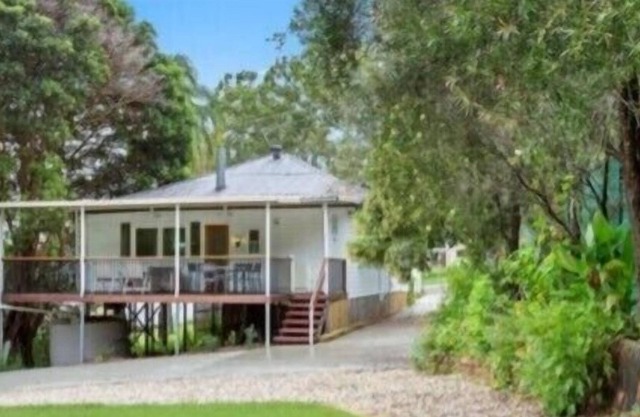 Tranquility home in Coalfalls (Ipswich 4305)1 km to shop and 5mi. to RIVERLINK.