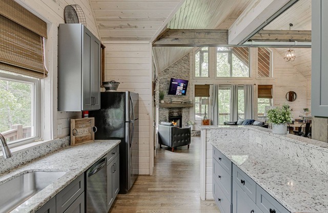 Tranquility Two- The Perfect Family Cabin, Shuffleboard and Ping Pong Table.