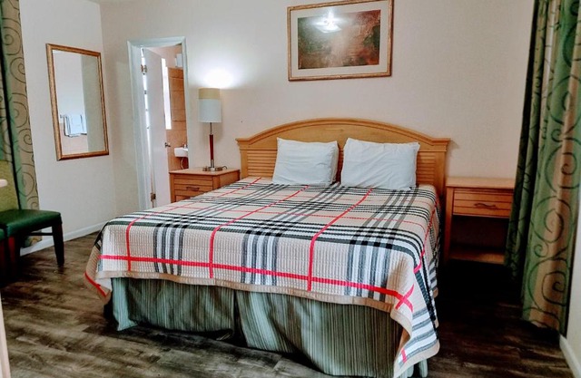 Travelers Inn - Clearwater
