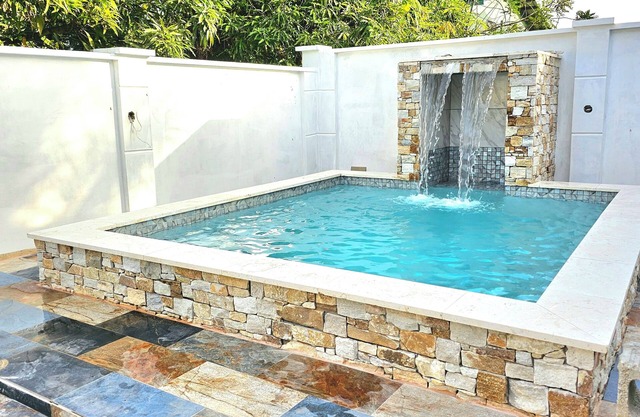 Travelholics Getaway