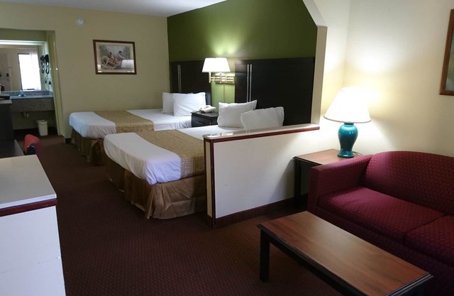 Travelodge by Wyndham Knoxville East