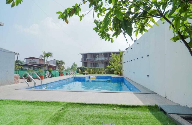 Treebo Kuber Palace With a Swimming Pool