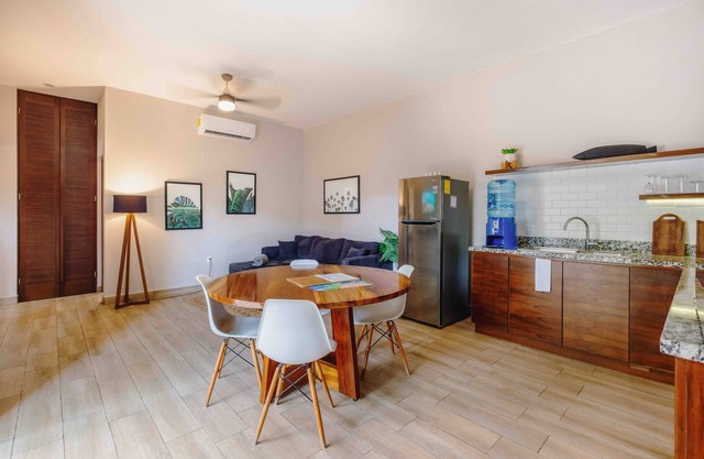 Treetop Cozumel + Adults Only Serviced Apt + Starlink Wifi + Free Bikes + Pool