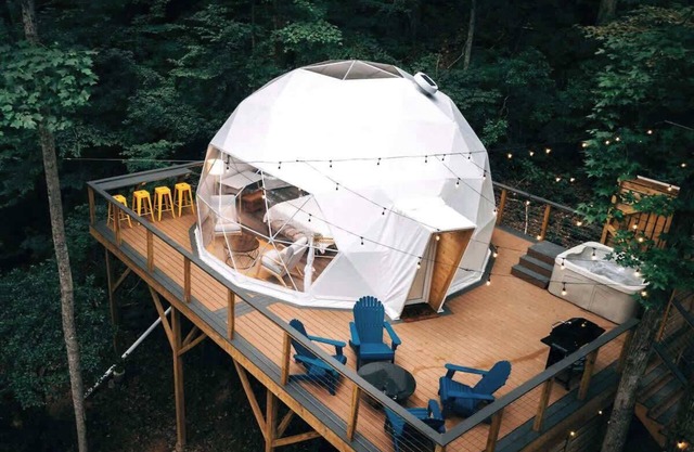 Treetop Getaway w/Hot Tub Peaceful retreat