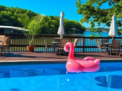 Treetop Village-3bed3bathpoolsdocks6-8pp