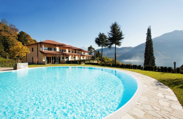 Tremezzo residence apartment no 3 with pool and spa by Italian Apartments