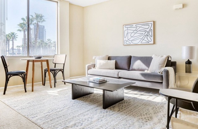 Trendy Downtown 1BR w/ Pool, W/D & Gym, near Broad Museum, by Blueground
