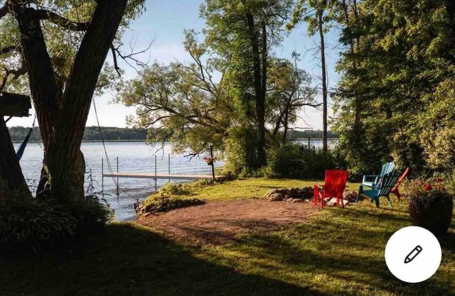 Trent Shores Hideaway : Pet Friendly Waterfront Retreat on the Trent River