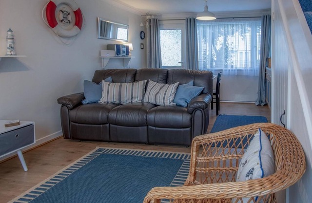 Trewent Park - 2 Bedroom Chalet - Freshwater East