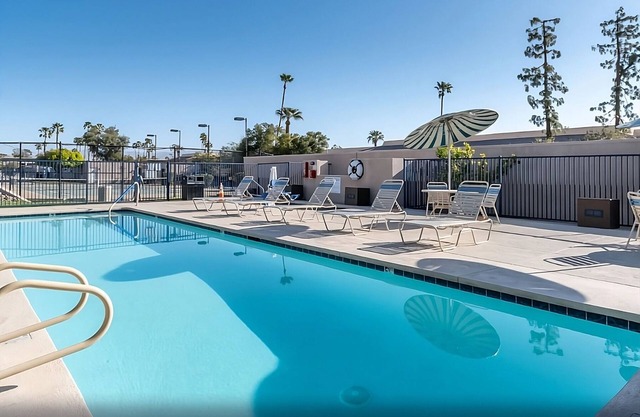 Triple 2-BR Escape! Full Kitchens, Outdoor Pools, Games, Bike Routes & Gym!