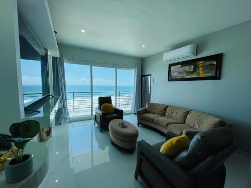 Triton's Cozy Condominium