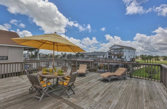 Tropical Oasis In Beautiful Galveston-Tiki Island by RedAwning