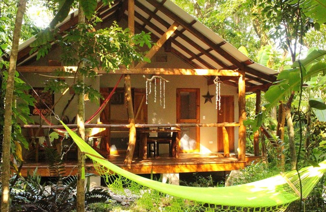 Tropical paradise cottage few steps to the beach between Montezuma and Cabuya