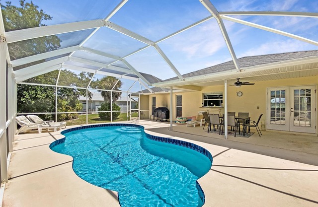 Tropical Retreat, full refund*, heated pool, dog ok