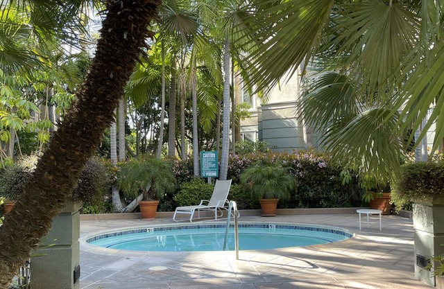 Tropical Upscale Resort Living - Newport Beach - Irvine