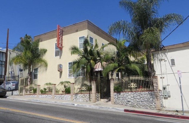 Trylon Hotel - Hollywood