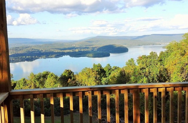 turkey hollow · NO SUNDAY CHECK INS wow what a view, serious !