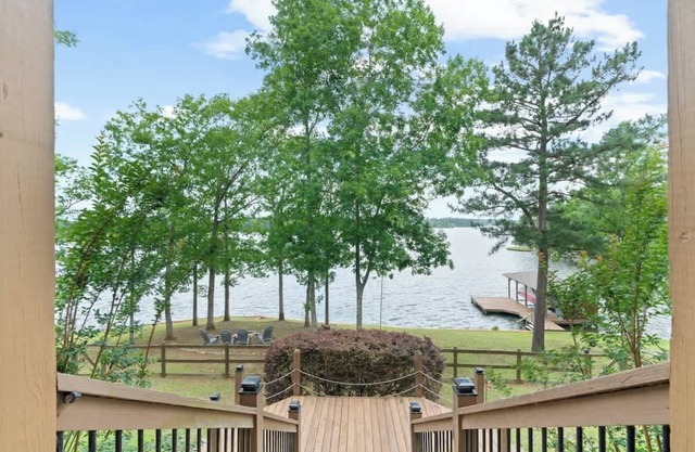 Turning Leaf, Sleeps 10, BIG WATER, Great fishing!