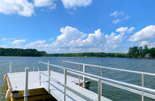 Turtle Town Bungalow on Lake Murray w/RV Parking