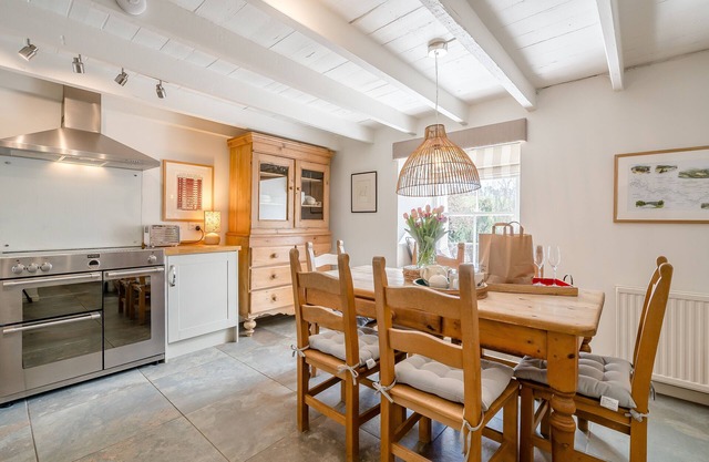 Tweedswood - Two Bedroom House, Sleeps 4