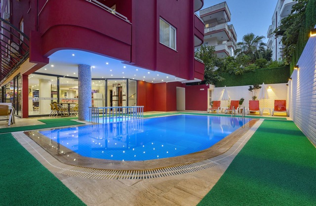 Twin Apart Hotel