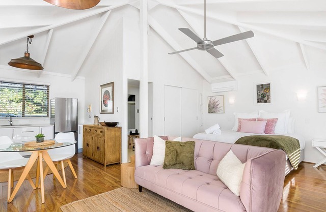 Twin Tallows - secluded couples retreat